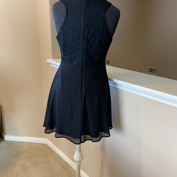 Dress - Picture 4 of 5